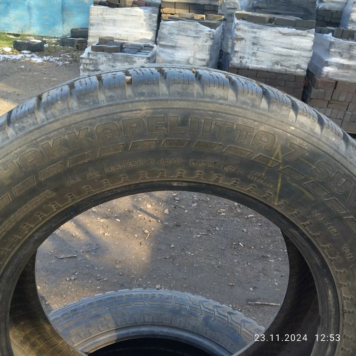 Продам шины на 17