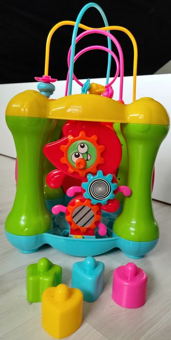 Интерактивен куб B kids пластмасов