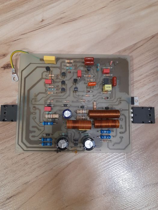 Усилвател QUAD 909