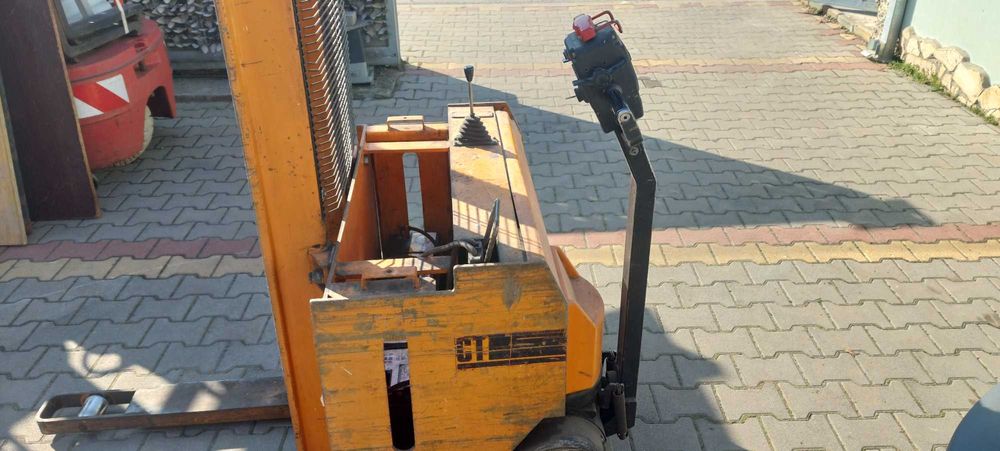 Високопвдигач самоходен Pimespo на акумолатори 1.5т -3метра