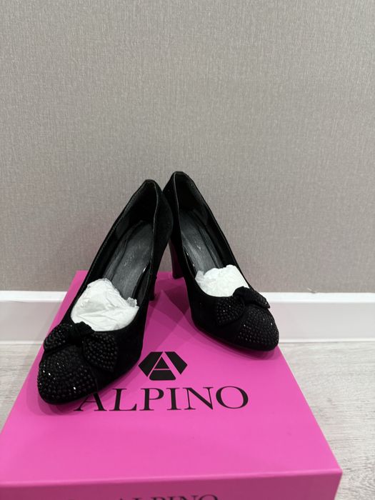 Туфли со стразами 35-36 рр