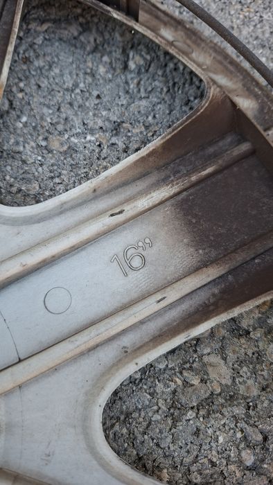 Оригинални тасове за Рено 16 Цола