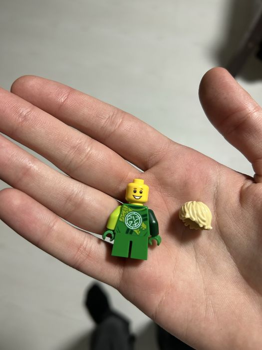 Minifigurina Lloyd lego ninjago