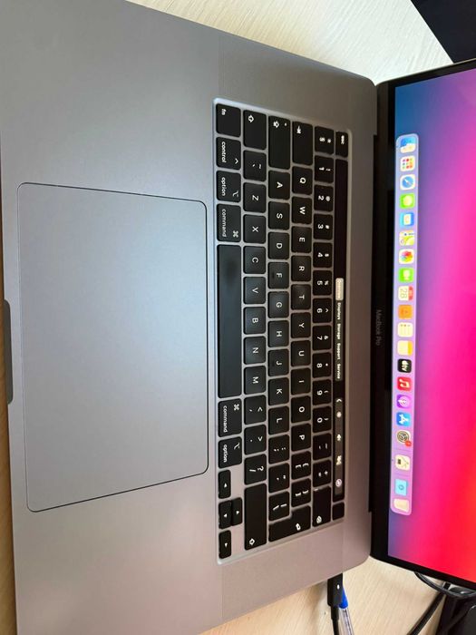 MacBook Pro A2141 16.1" I7 6core/ 32GB RAM / 512 SSD, garantie