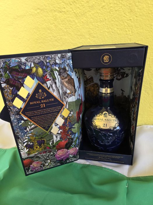 Празни бутилки от уиски