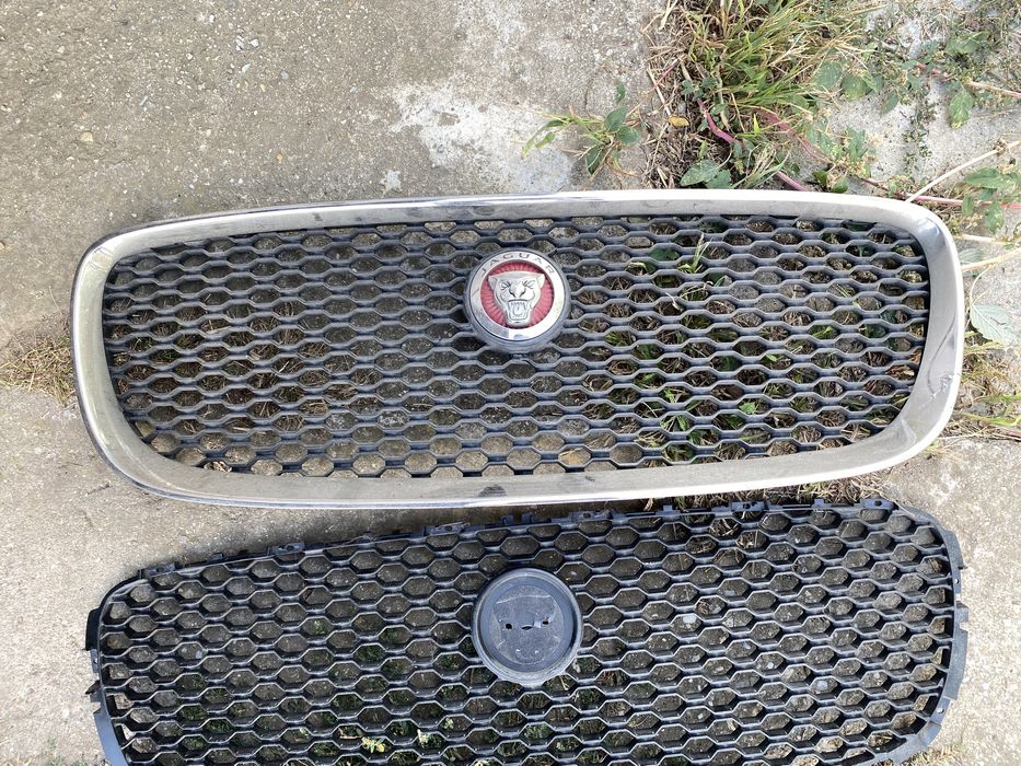 Grila JAGUAR XF X260 2015 - 2019 grila radiator bara fata cu emblema