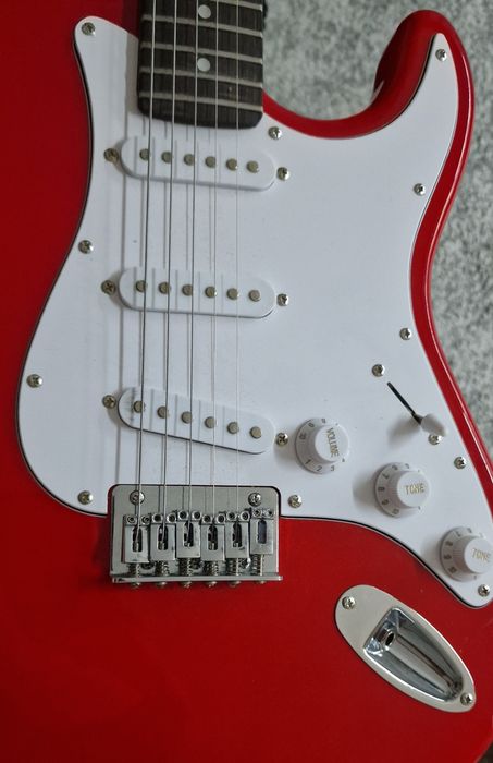 Продам электрогитару FENDER SQUIER MM Stratocaster