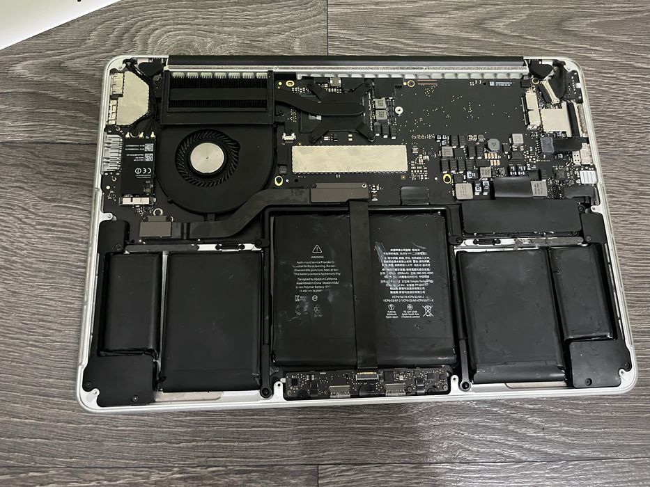 Vand macbook pro a1502 defect