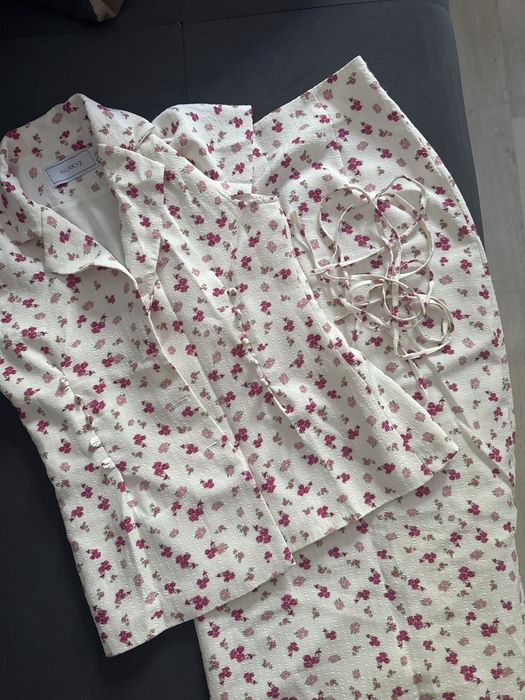 Продам костюм двойку