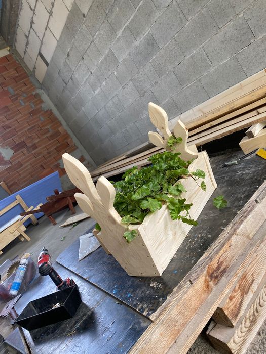 Дървени Кашпи за цветя