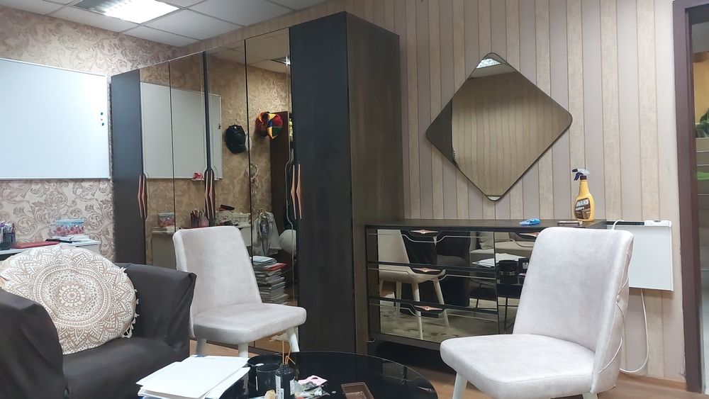 Продавам офис в центъра цена 180 000 ЕВРО