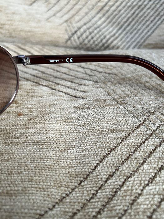 Оригинални дамски слънчеви очила - DKNY