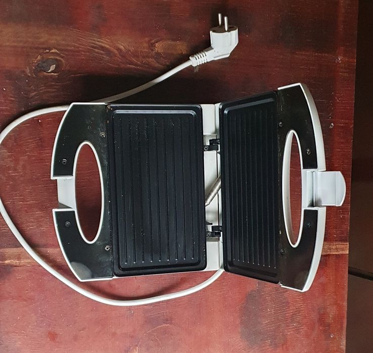 Уред за сандвичи