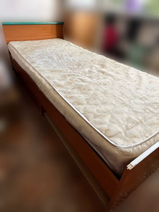 Матрас на пружинах продается, пружины