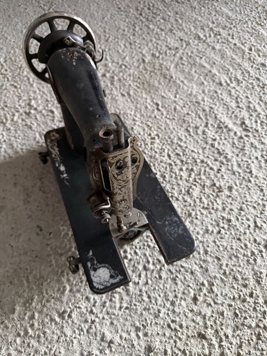 Masina de cusut Singer