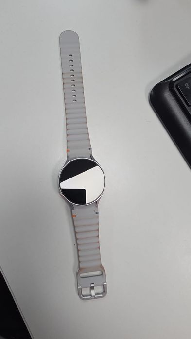 Продам samsung galaxy watch 7 (серые)
