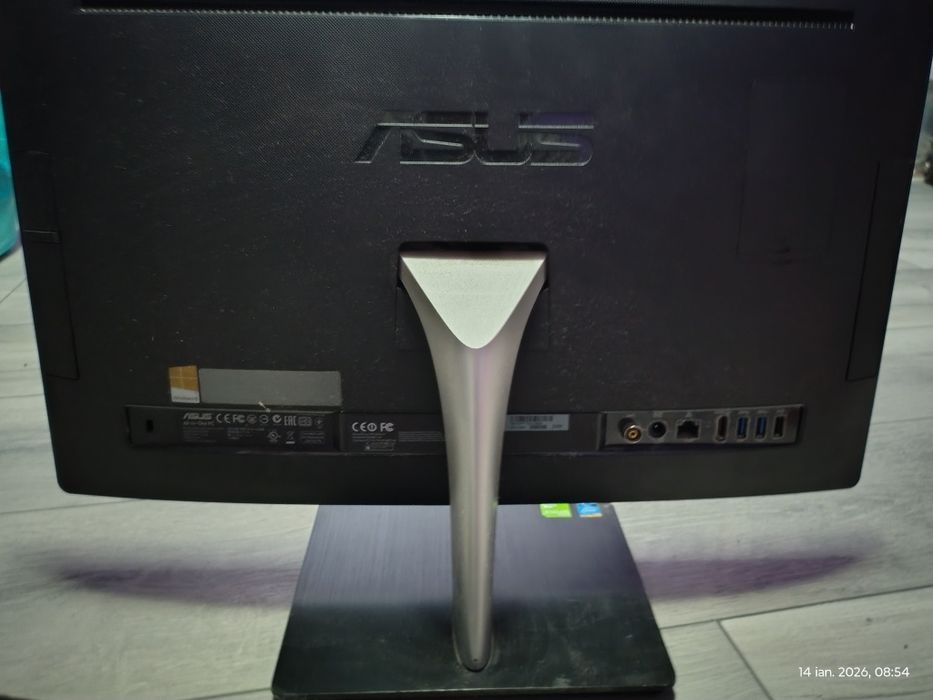 Vând PC Asus All in one