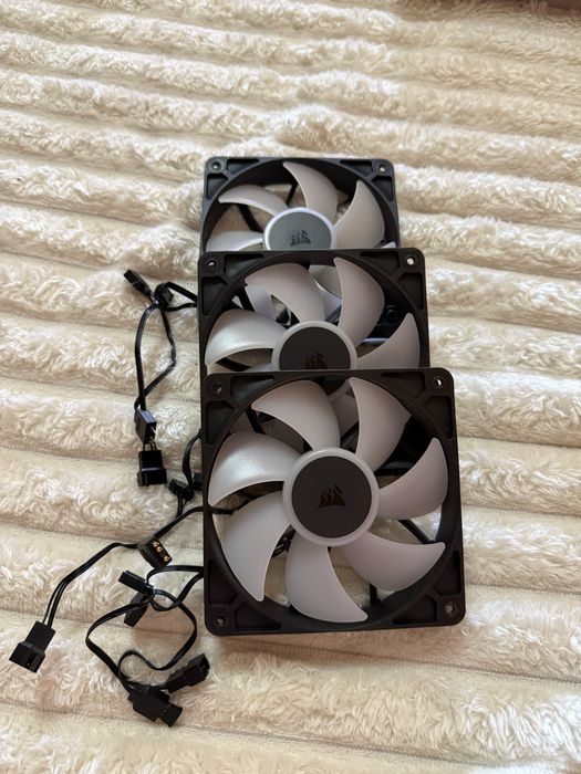 Coolere PC Corsair RS120 ARGB