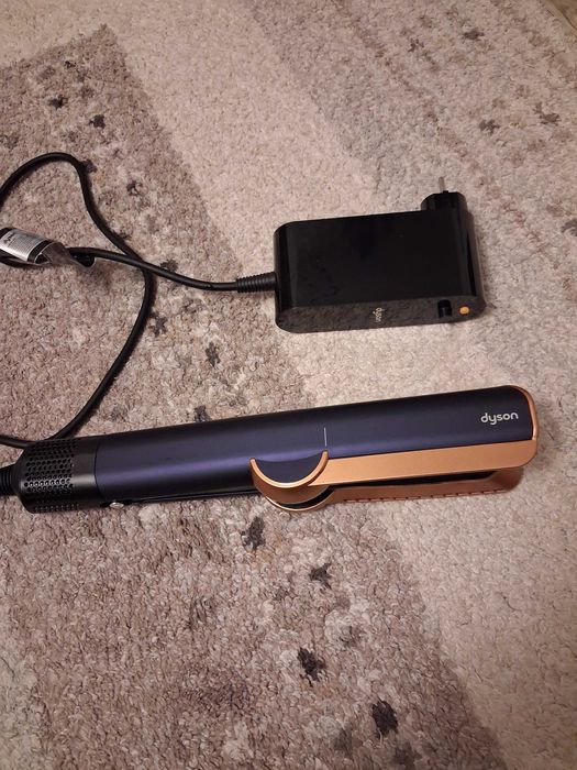 Placa par dyson ht01 noua,cu folia pe ea!