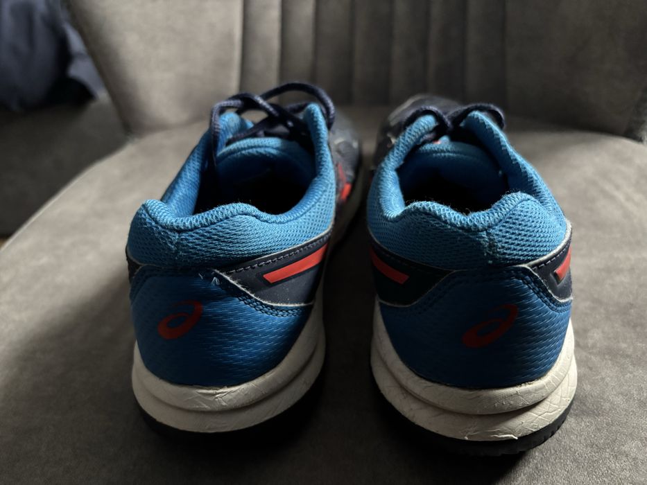 Маратонки Asics 38 номер