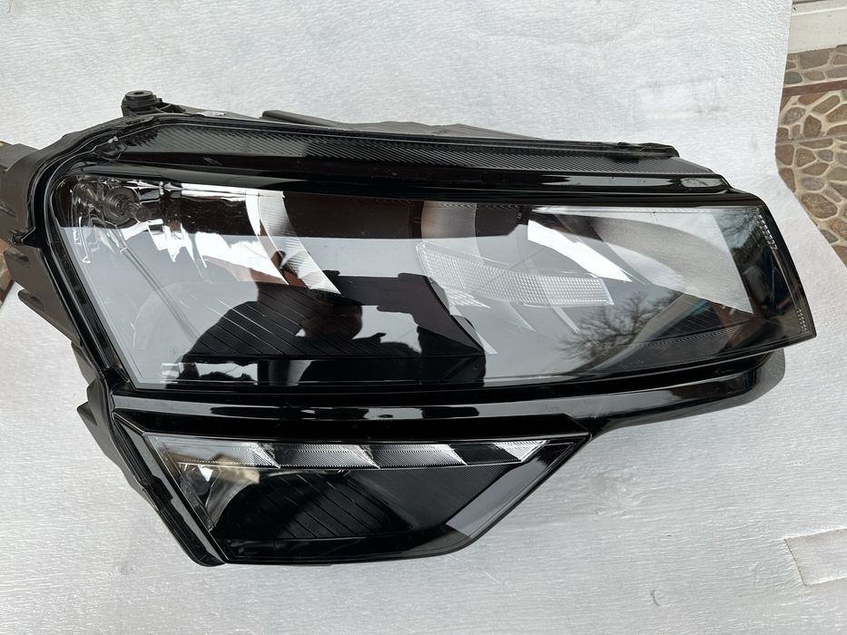 Faruri stânga dreapta halogen led skoda karoq.cod:57b941016.a.