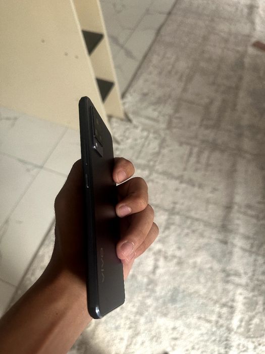 Vivo V21 телефони сотилади