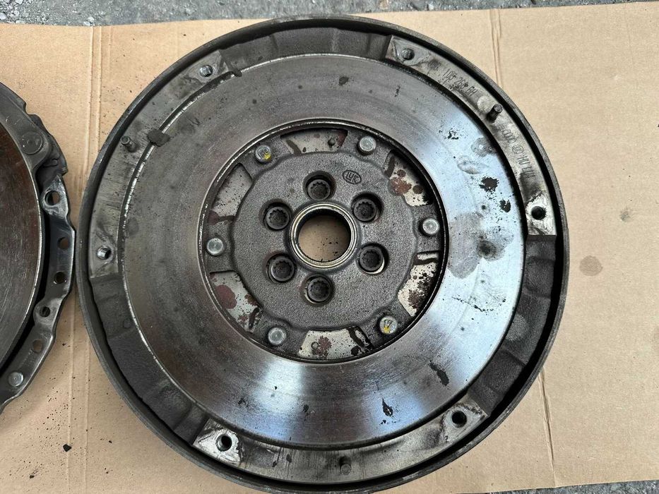 Volanta masa dubla + Kit ambreiaj Audi A4 B7 2.0 TDI BPW 140 CP