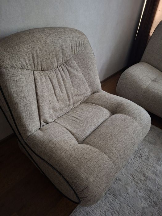 Продам диван и кресло