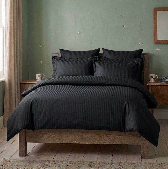 Lenjerie de pat damasc gros cu elastic, Super Elegant Pucioasa, 4 piese, Negru