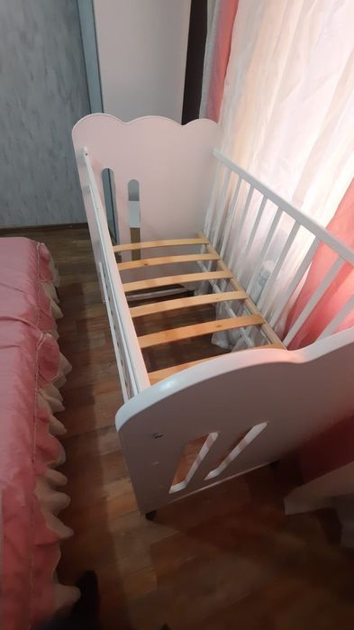 Продам детскую кроватку