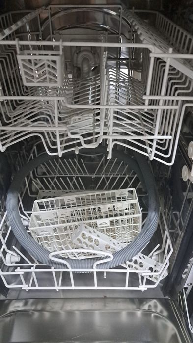 Продам посудомойку,  пользовались пару раз