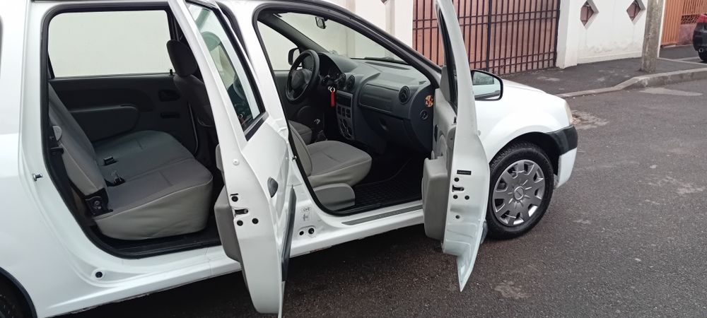 Logan mcv an  2008  7 locuri . Dizel