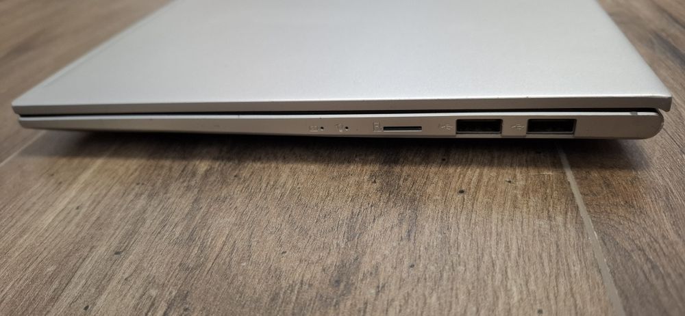 Лаптоп Asus VivoBook 14
