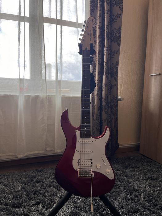 Chitară electrică Yamaha Pacifica 012