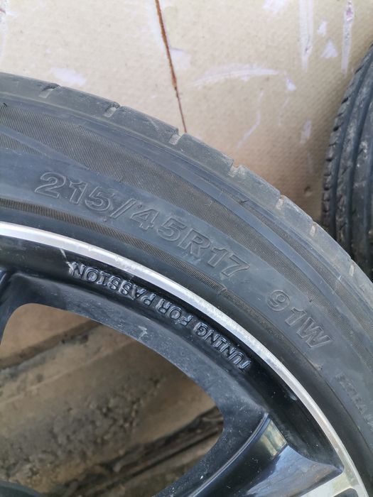 Алуминиеви джанти с гуми