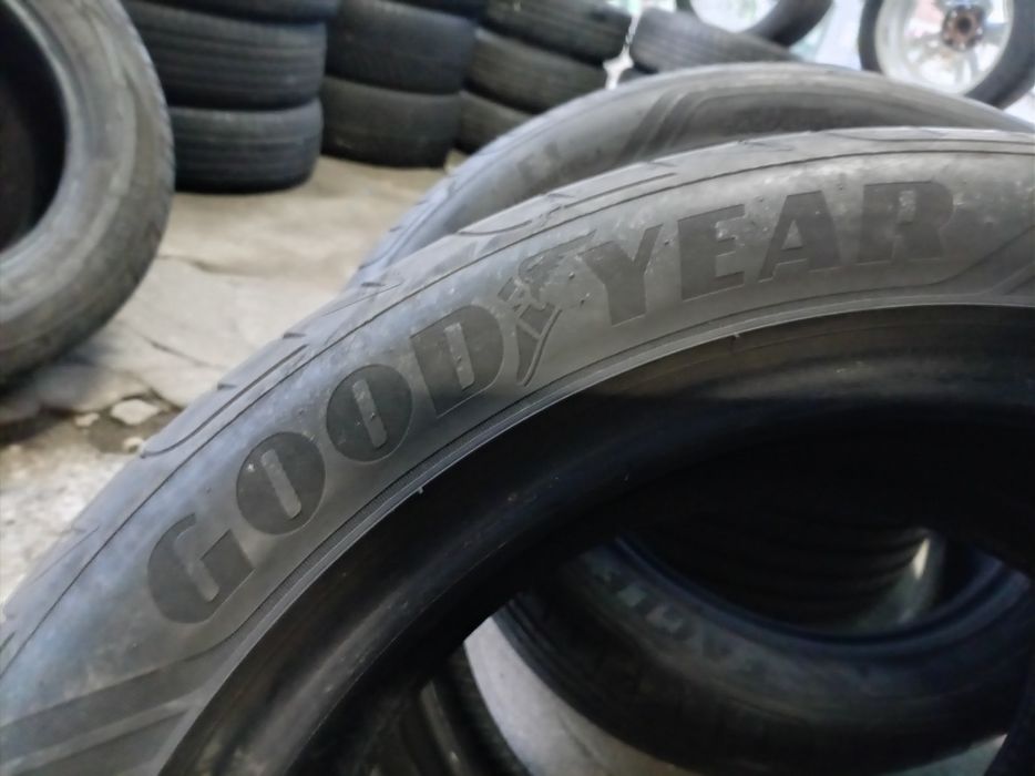 Гуми 245/45/18  4бр. Goodyear 23г.