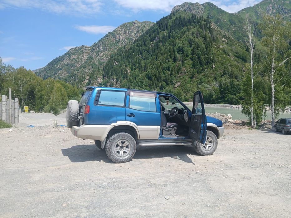 Продам Nissan Mistral