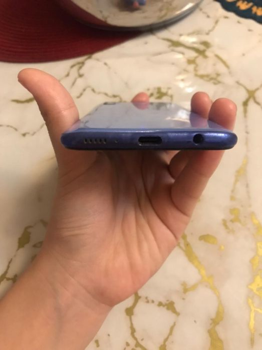 Самсунг А40 состоени идеалный