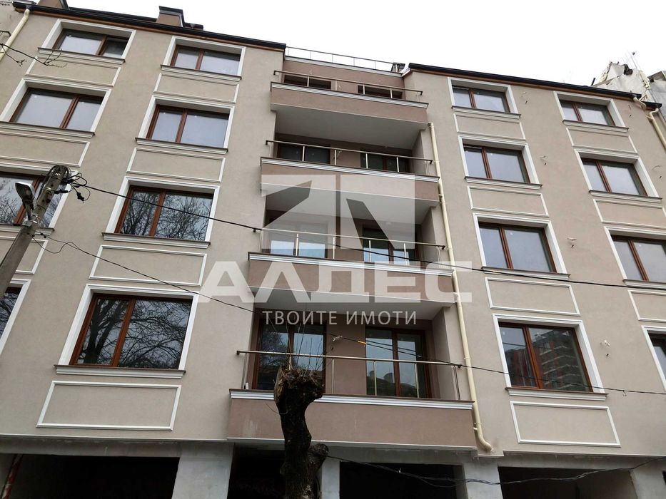 Продава се чисто нов тристаен ап. в Банишора!