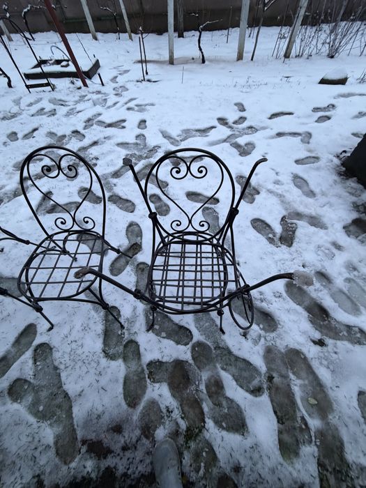 Scaune metalice spre vanzare