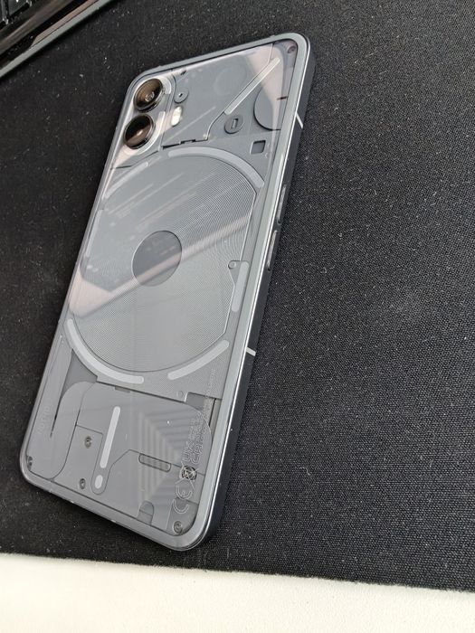 Nothing Phone 2 - top