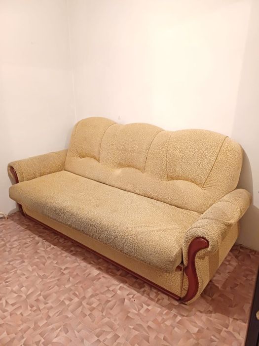 Диван. Самовывоз из Михайловки