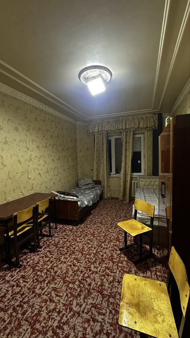 Konditsioner Kir moshina Gaz plita Shkaf va Krovatla stulla sotiladi