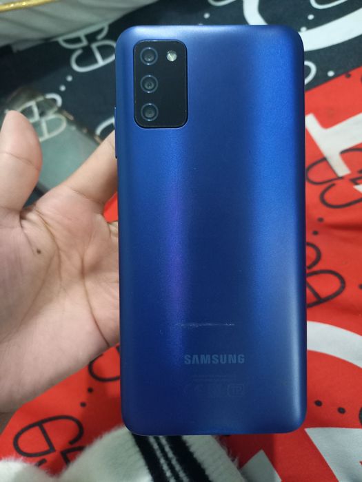 Samsung A03 sotiladi 900 ming