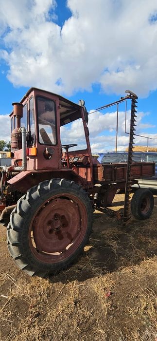 Трактор с кузовом Т-16