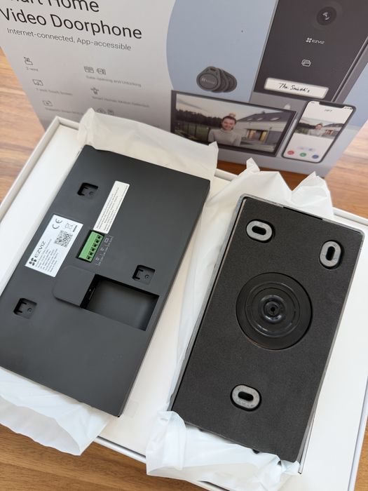 Kit interfon video Ezviz HP7 2K 3mp Ecran 7 inch Wi-Fi RFID aplicatie