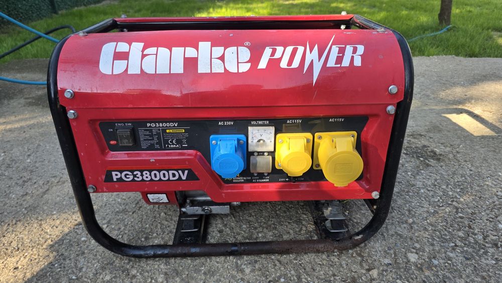 БЕНЗИНОВ Генератор  CLARKE PG3800DV – 3kVA – 230V / 110V