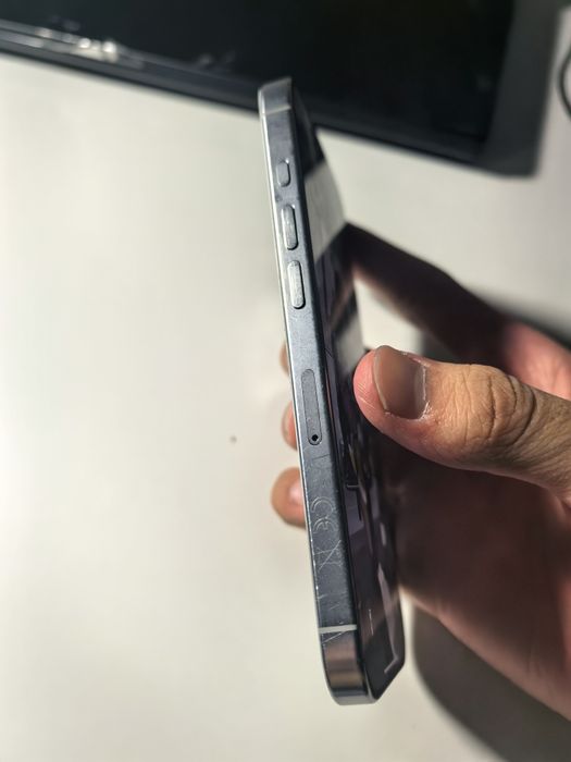 Продам IPhone 16 pro 256 в хорошем состоянии