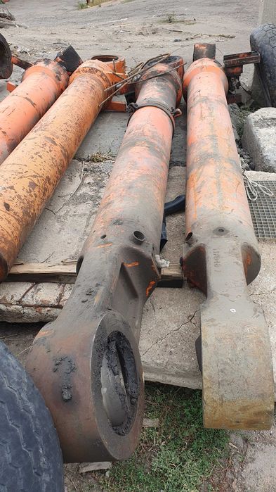 Гидроцилиндры на экскаватор Hitachi