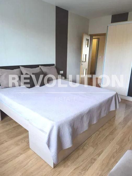 Тристаен апартамент в района на Конфуто!